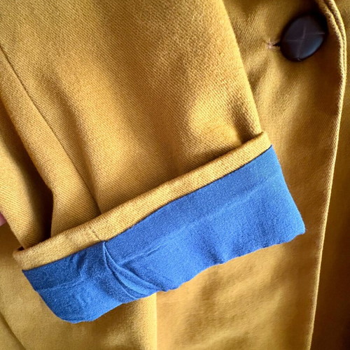 Madame Shoushou vintage coat like new, size Large
