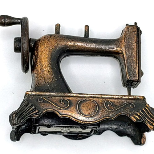Vintage Diecast Sewing Machine Pencil Sharpener new in original box