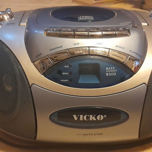 Vicko CD radio used with minor scratches