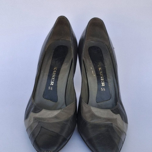 Vintage Kaiser leather pumps like new, black and gray
