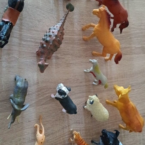 Farm and jungle animal figures used, pack of 15