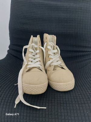 Sneakers used with high sole, size 40, beige