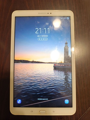 Samsung Galaxy Tab A8 2022 10.5" tablet with accessories