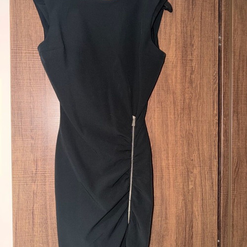 Zara short black dress with V back size S like new