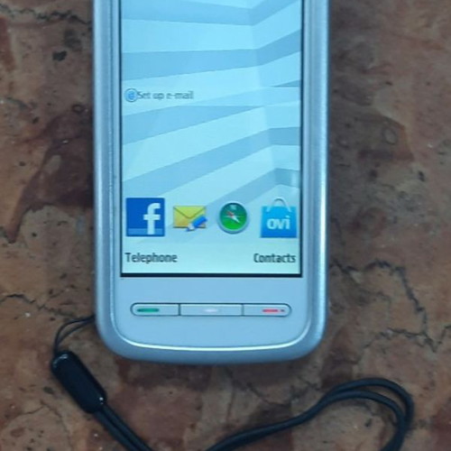 Nokia 5230 128MB white with pen and charger like new