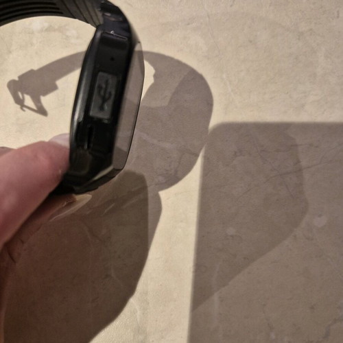 Smartwatch non-functional for parts or repair