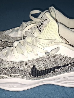 Παπούτσια μπάσκετ Nike G.T. Hustle Academy ανδρικά Νο44.5 σαν καινούργιο μαύρο και άσπρο