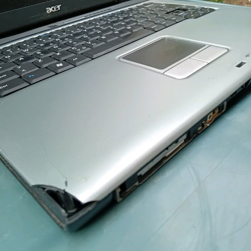 Acer laptop used for parts, as is not working