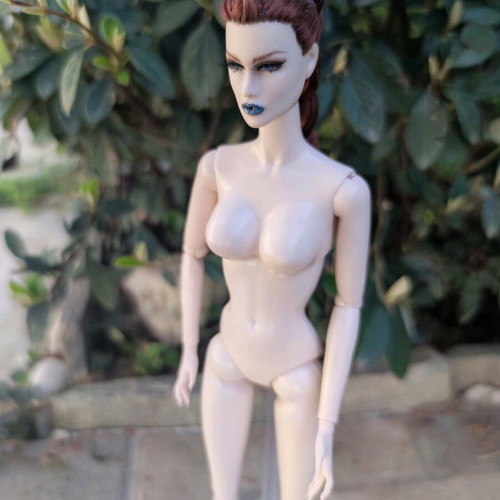 Lovetones Roxy OOAK doll on Luly body like new