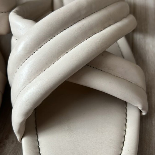 Schuh flat women's slippers like new, size 41, beige