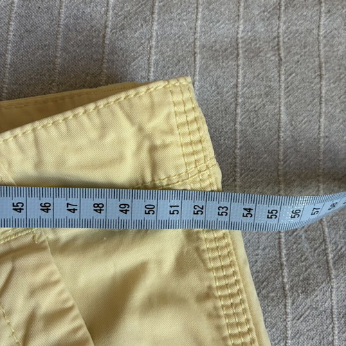 Tommy Hilfiger Butter Yellow Cargo Shorts XL relaxed fit like new
