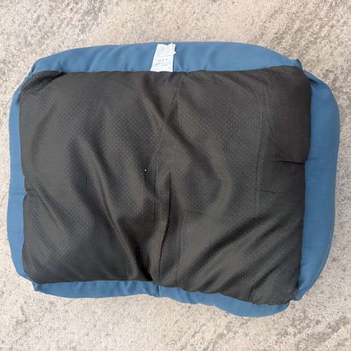 Scruffs dog bed Expedition waterproof blue L 75x60cm used