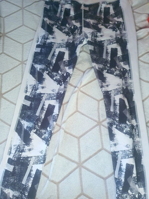 Κολάν Body Talk XL μεταχειρισμένο σε ελαστική φόρμα άσπρο και γκρι