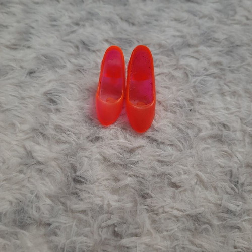 Bibibo collectible small high-heeled shoes used