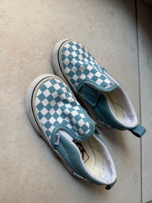 Vans Classic Slip-On kids shoes No 24 like new, turquoise checkerboard pattern