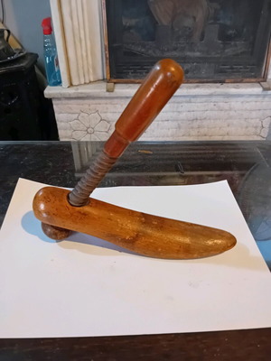 Antique shoe last used, women's, likely for boots