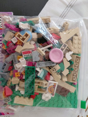 Lego Friends 41311 used, missing pieces, no box or figures, with instructions