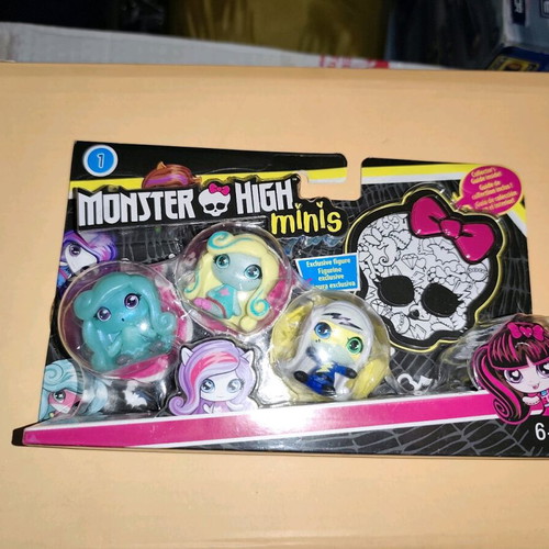 Monster High Minis DVF41 2015 3 mini figures in sealed pack, new condition collectible