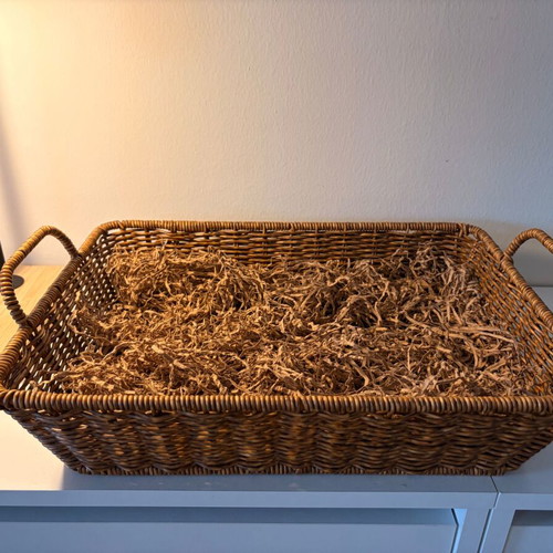 Decorative wicker basket like new