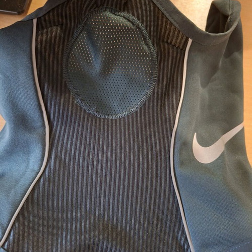 Nike Winter Warrior Neck Gaiter like new with sweat-wicking technology