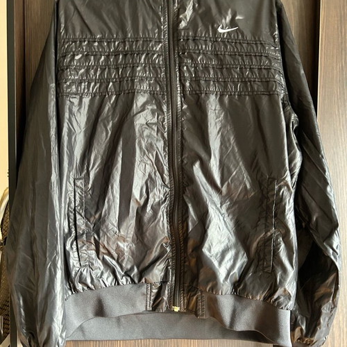 Nike waterproof and windproof black jacket large like new