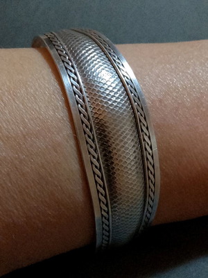 Silver 925 bracelet handmade, like new, snake skin design