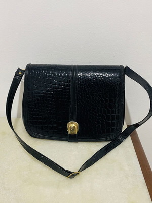 Vintage leather shoulder bag made in Greece, like new, black
