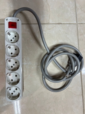 Βύσμα IEC320/C20 16A μεταχειρισμένο σε πολύπριζο με 5 schuko
