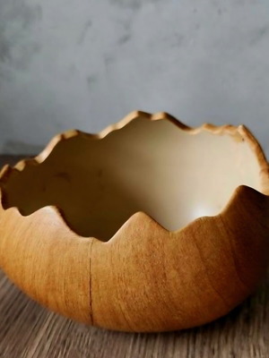 Decorative ceramic bowl Eggshell with wood-look finish like new