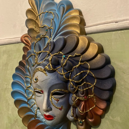 Ceramic mask from Venice like new, decorative wall art