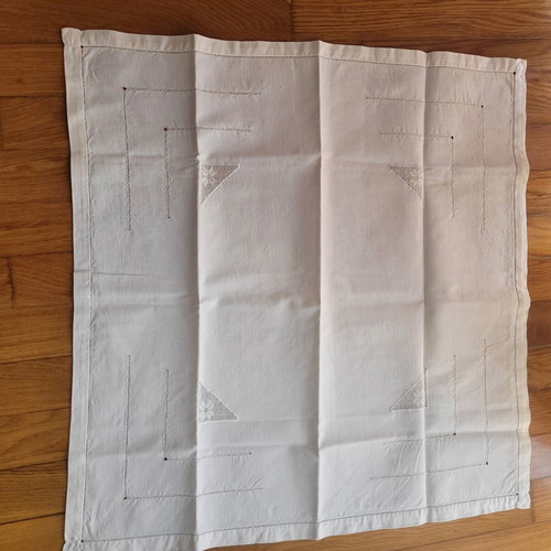 White small tablecloth for table, 70x70 cm
