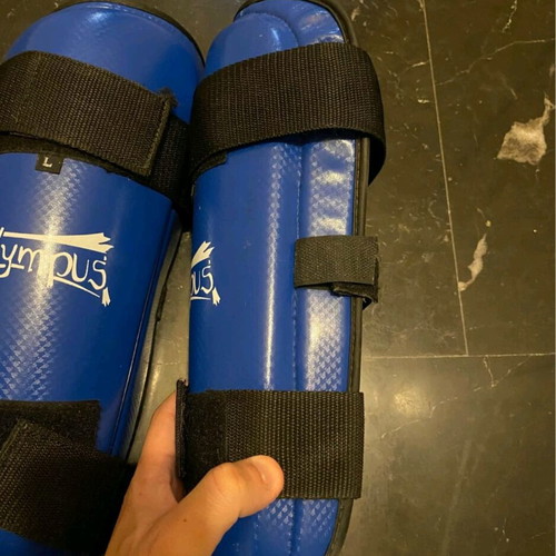 Kickboxing shin guards