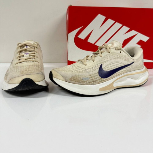 Nike Journey Road sports shoes used, size 39, beige