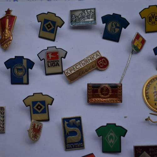 Sports pins used, pack of 43, former Eastern Bloc