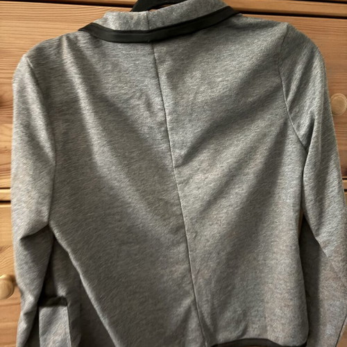 Blazer size M like new, grey