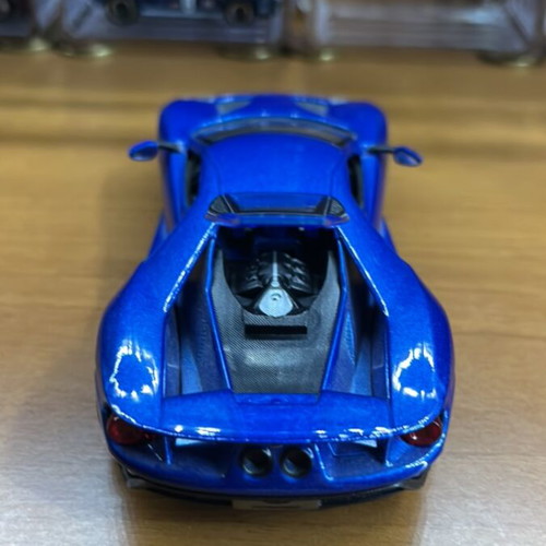 Burago 2017 Ford GT 1/32 scale like new