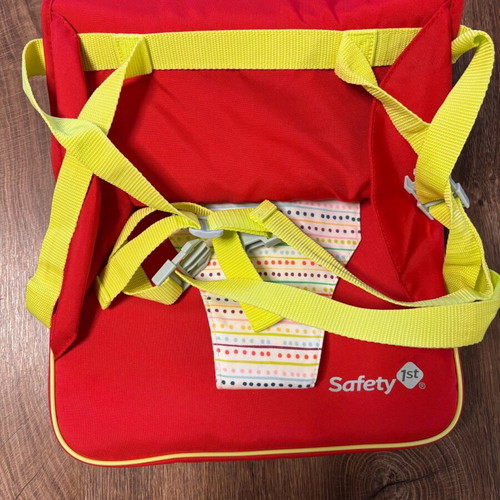 Safety 1st Travel Booster portable booster seat like new, Red Dot