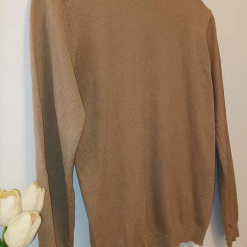 Different Shop long-sleeve beige camel sweater like new