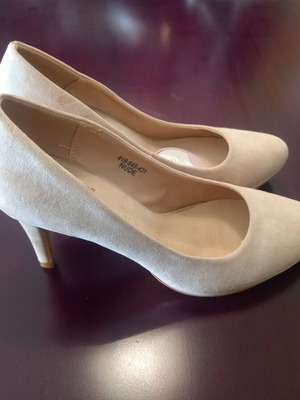 VoI & Noi Suede Nude Pumps size 38, new, 9 cm heel