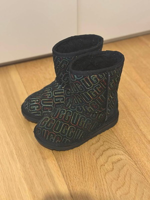 UGG kids boots EU30 like new, black unisex