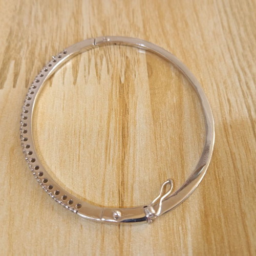 White gold bracelet with zircon like new
