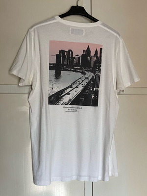 Abercrombie and Fitch soft tee short sleeve size M like new, white