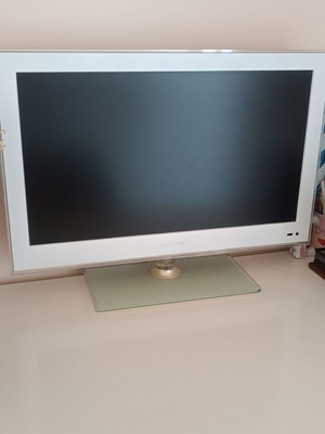Thomson LED TV 24" white used, for repair or spare parts, USB HDMI