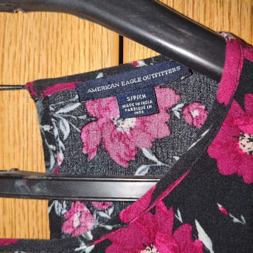 American Eagle Outfitters floral dress size S like new, black with fuchsia flowers
