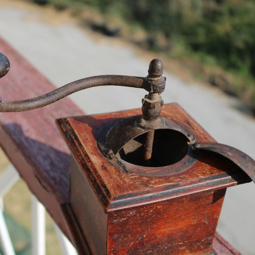 French coffee grinder 1900 used, kitchen item