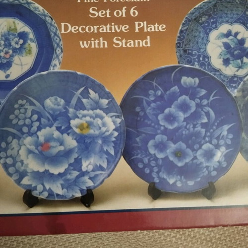Porcelain plates with stand set of 6 new, made in Japan