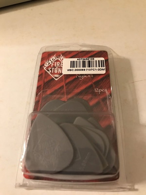 Guitar picks 0.88 dark gray pack of 12 like new