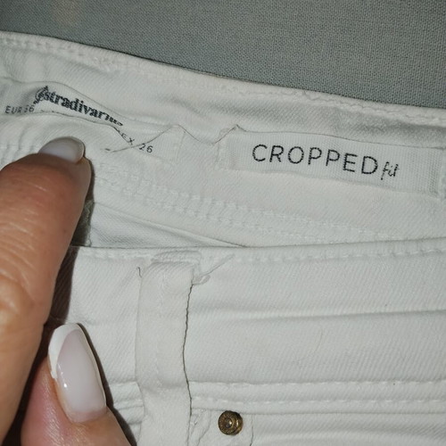 Stradivarius jeans with rips like new, white