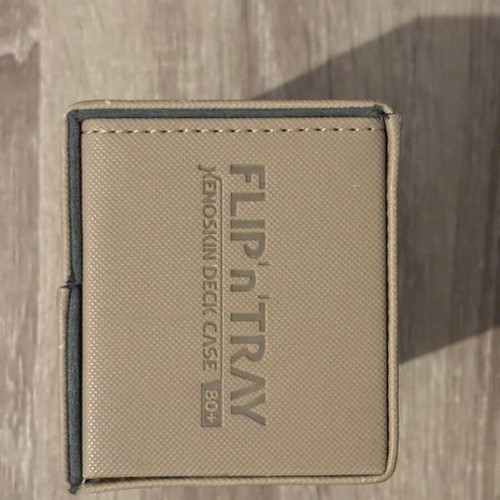 Ultimate Guard Flip’n’Tray Xenoskin Deck Case for 80+ Cards like new