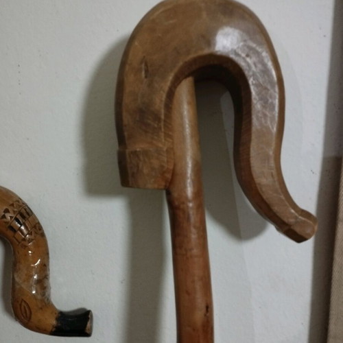 Authentic walking sticks like new, pack of 3